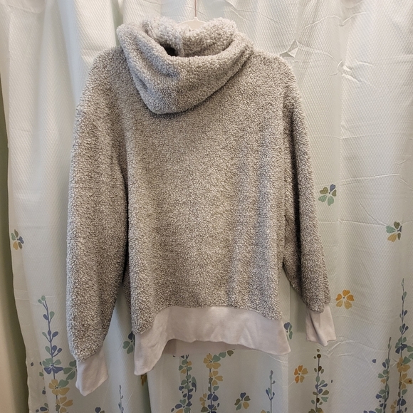 SO Cozy Softest Sherpa Pullover, size medium, tannish gray color - Picture 3 of 3